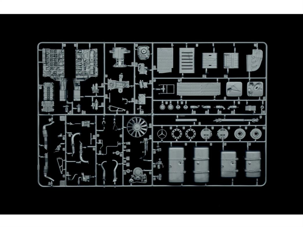 Italeri 3948 Engine Sprue