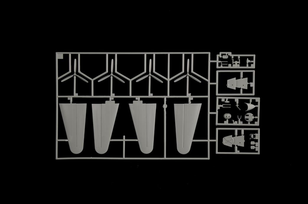 Italeri 1487 USAF B-17F Flying Fortress