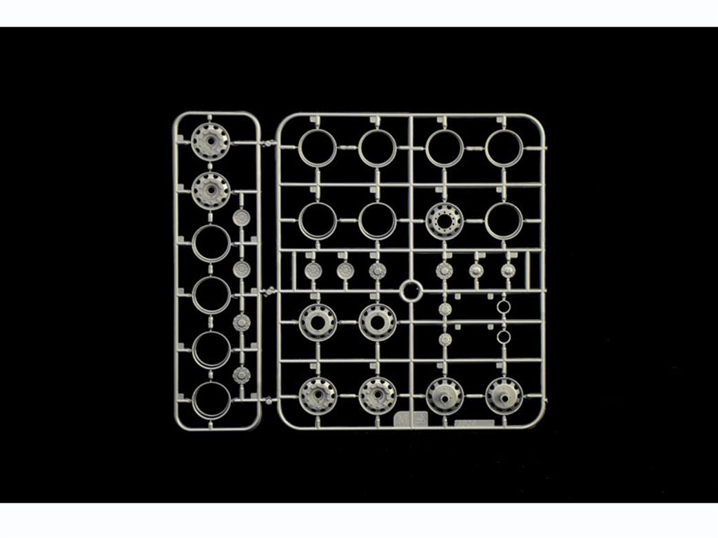 Italeri 3947 Sprue 7