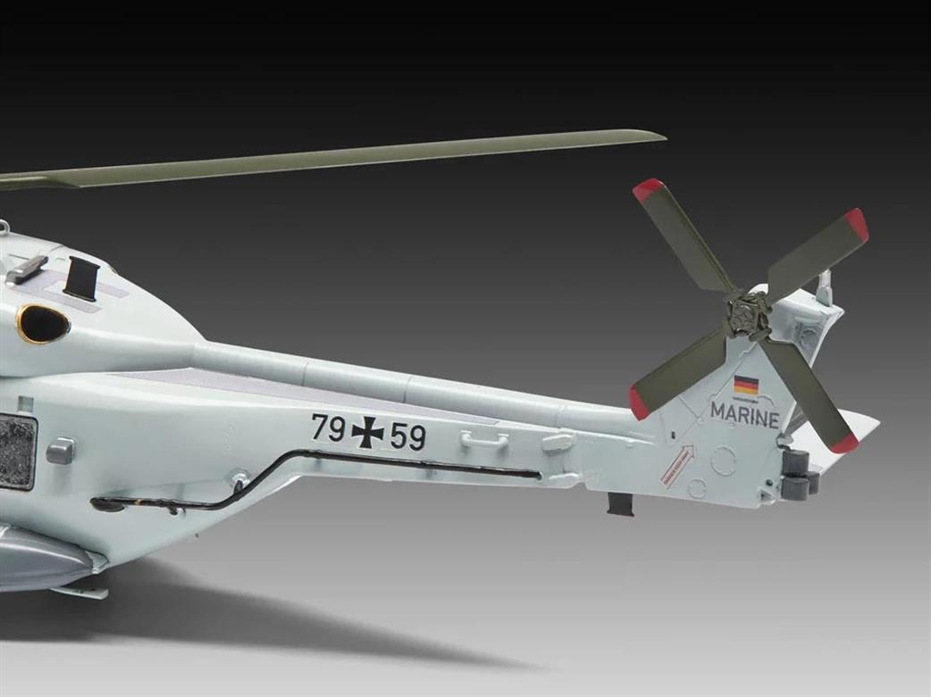 Revell 03784 NFH Navy Helicopter kit