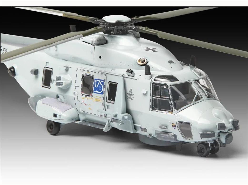 Revell 03784 NFH Navy Helicopter kit