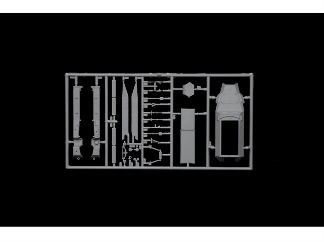 Italeri 7077 Body Top Sprue