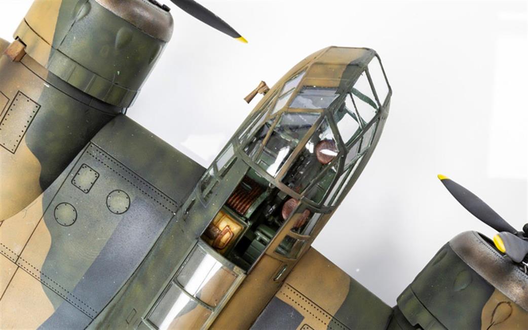 A09186 Model Cockpit