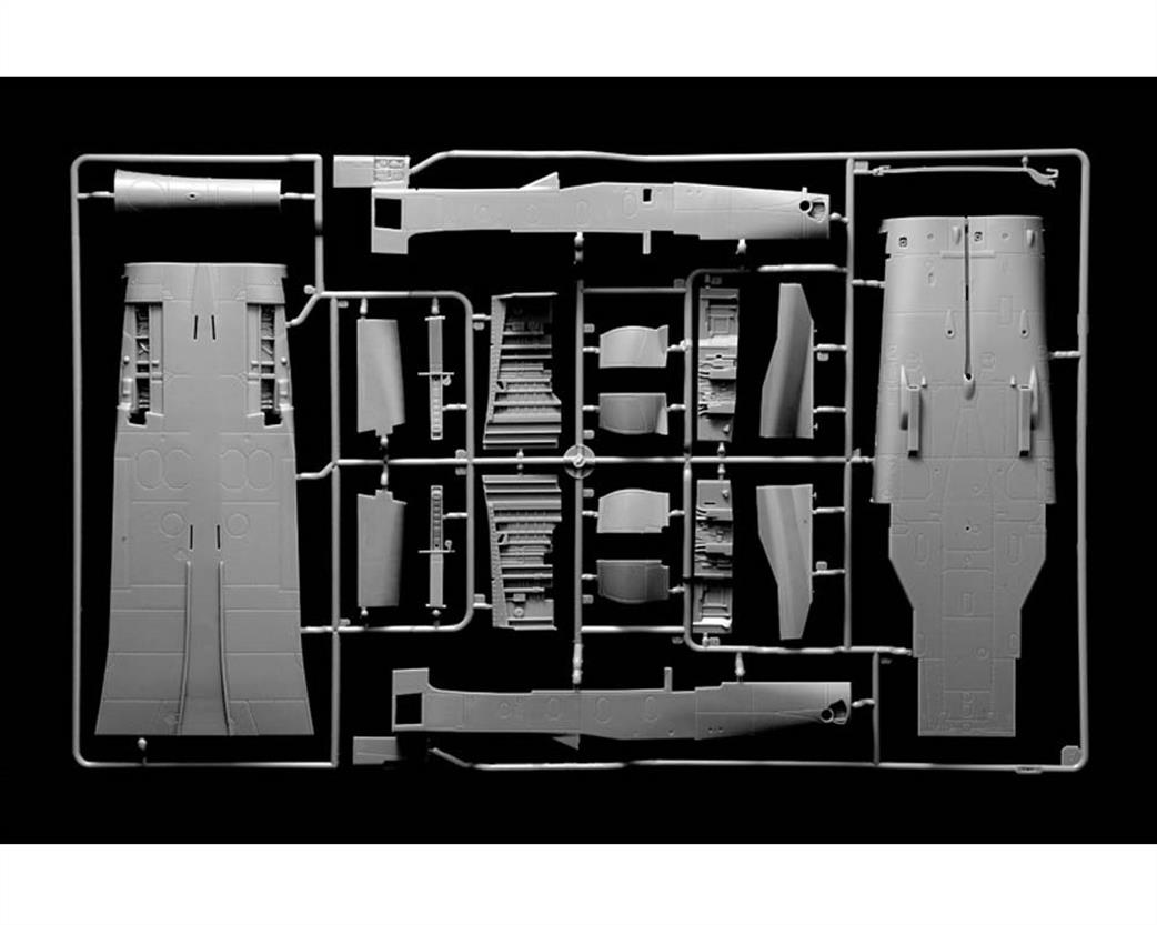 Italeri 2513 Main Fuselage