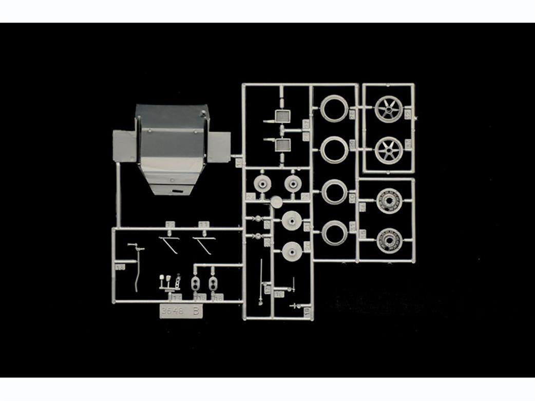 Italeri 3648 Sprue 2