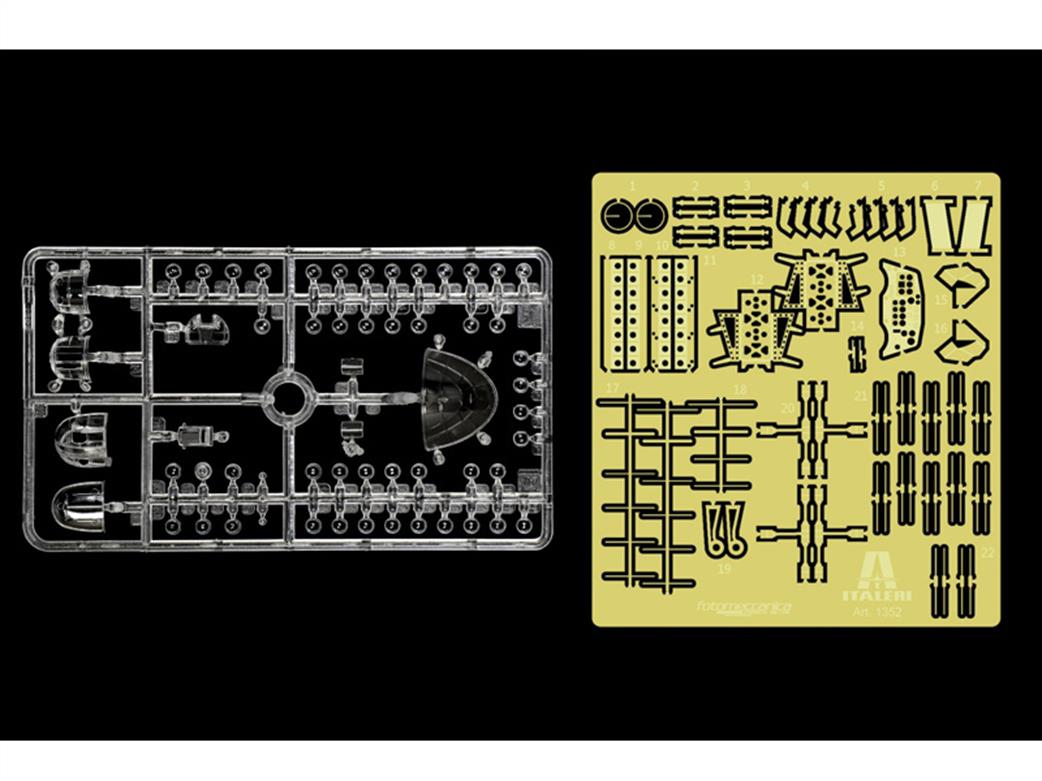 Italeri 1352 Sprue 4