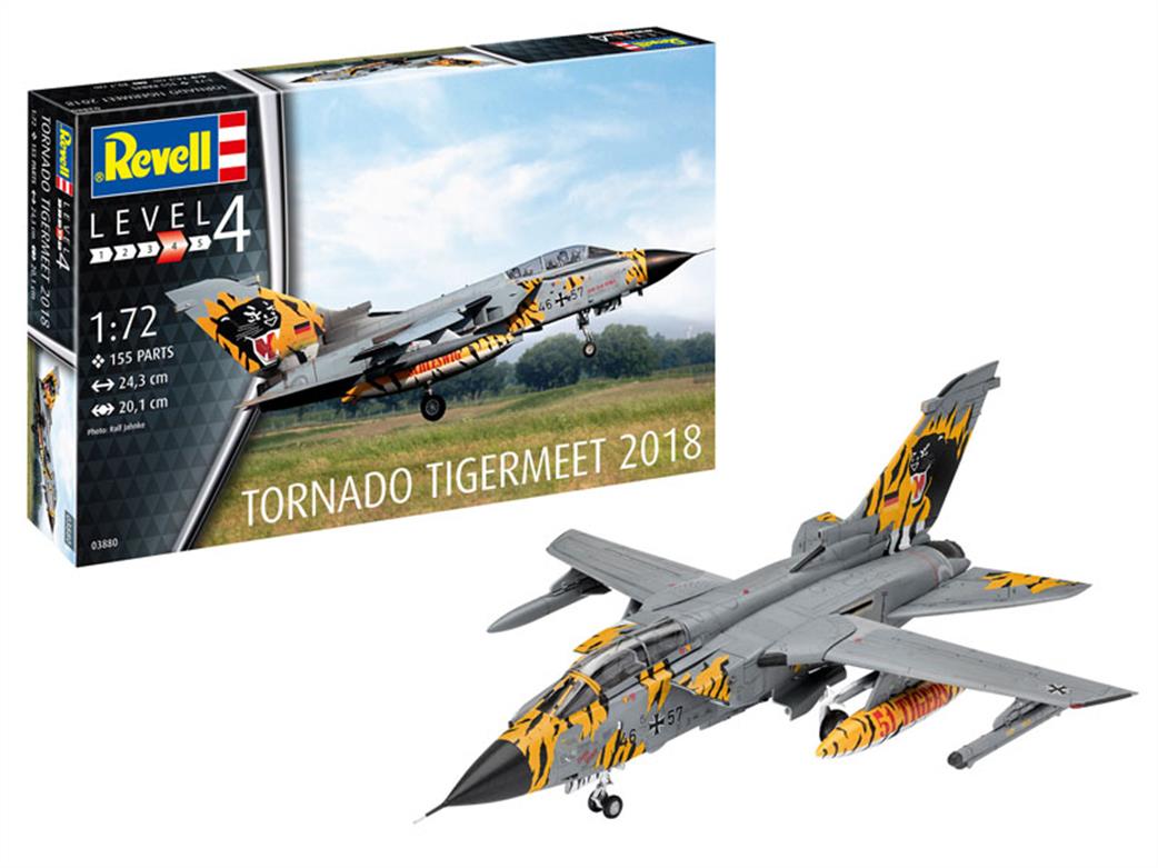 Revell 03880 Model & Box