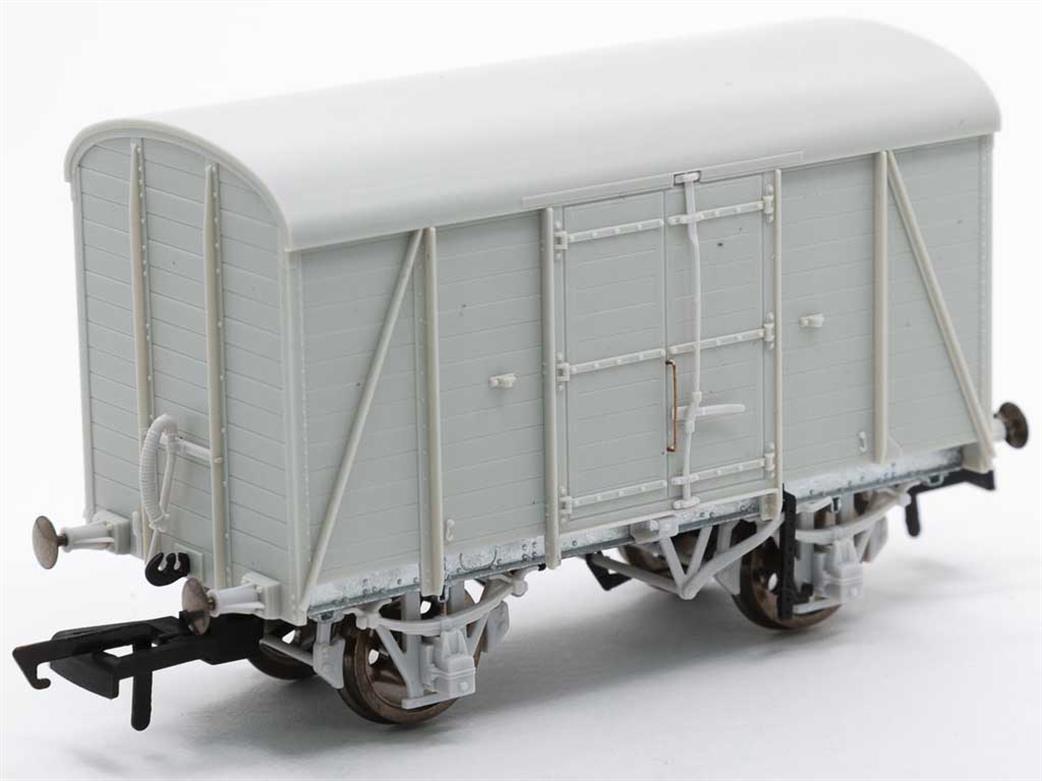 Accurascale OO gauge SR D1479 banana van