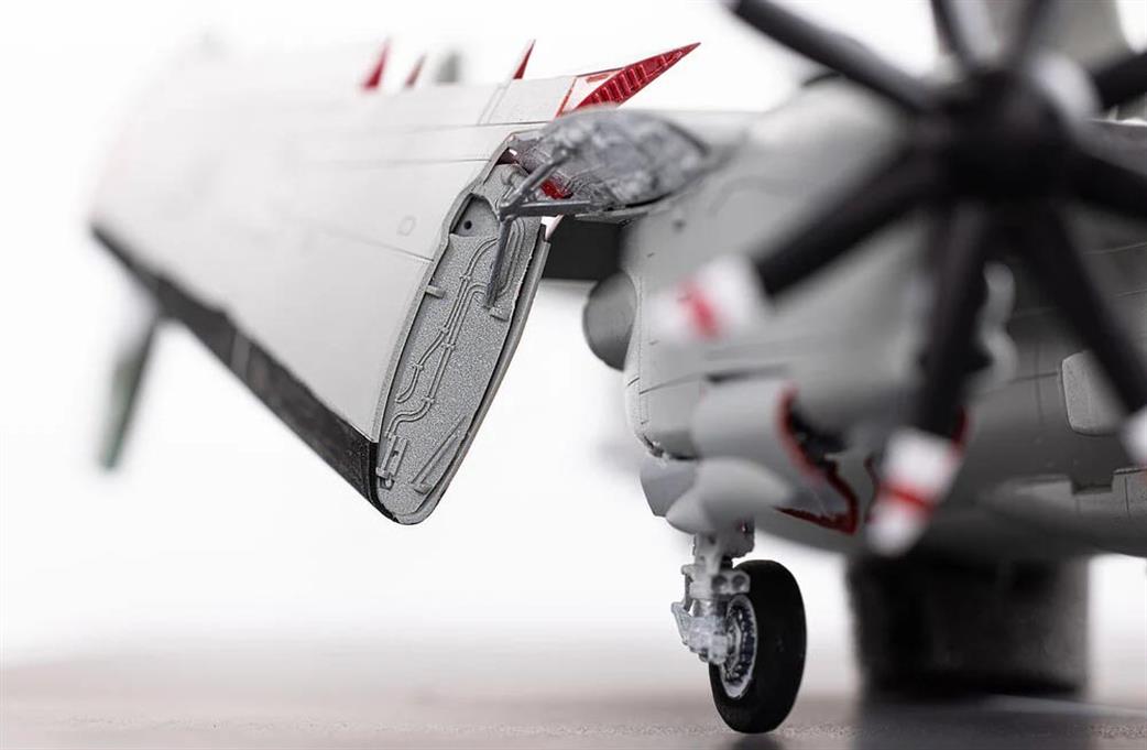 Heller 82300 E-2C Hawkeye