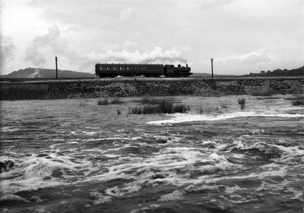 Crossing the reinforced embankment between Bala Station and Bala Junction