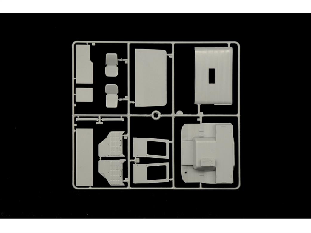 Italeri 3946 Sprue 2