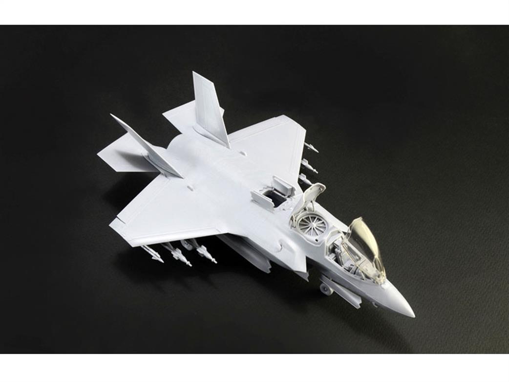 Italeri 1425 Kit Built