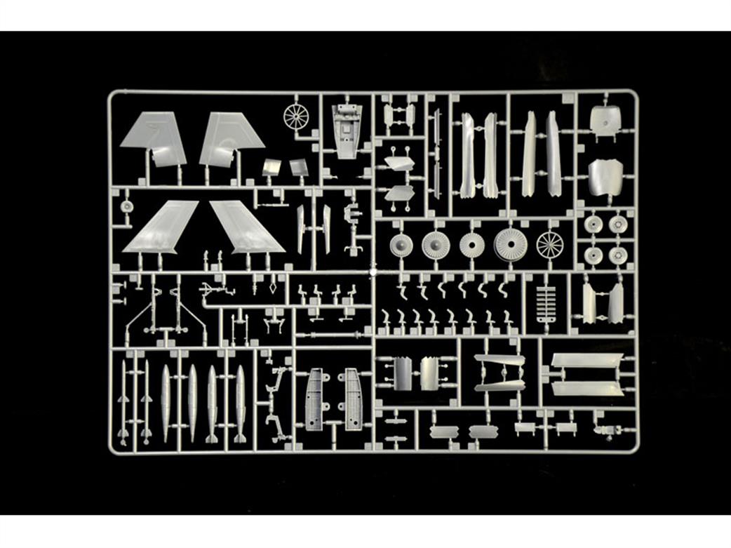 Italeri 1425 Sprue 2