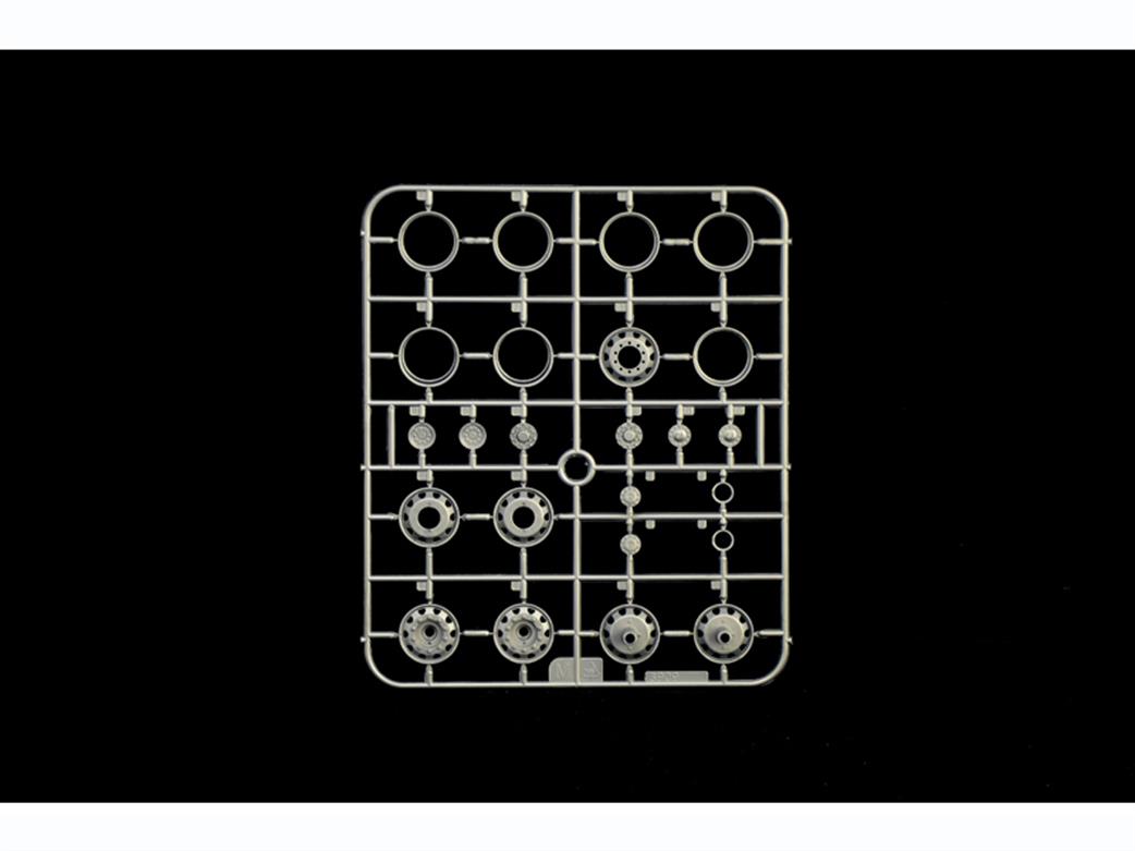 Italeri 3942 Wheel Sprue