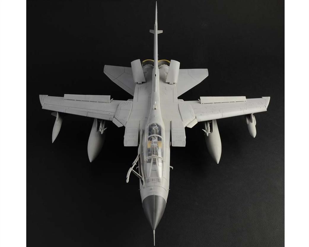 Italeri 2513 Nose On