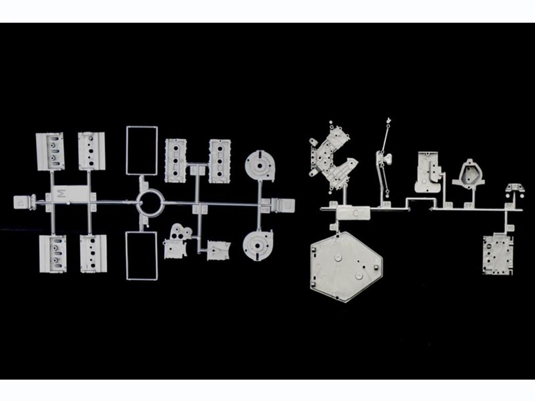 Italeri 4707 Engine Parts