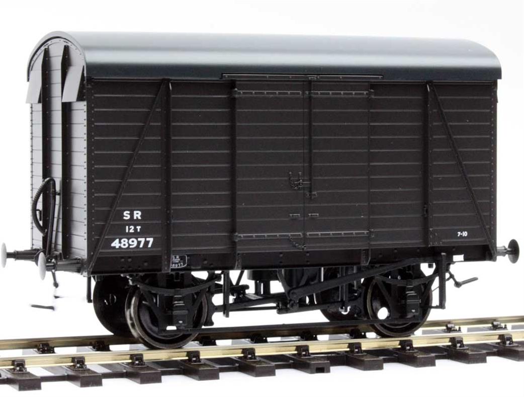 Dapol O gauge SR ventilated box van