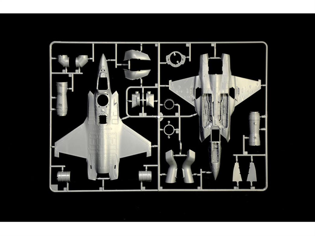 Italeri 1425 Sprue 1