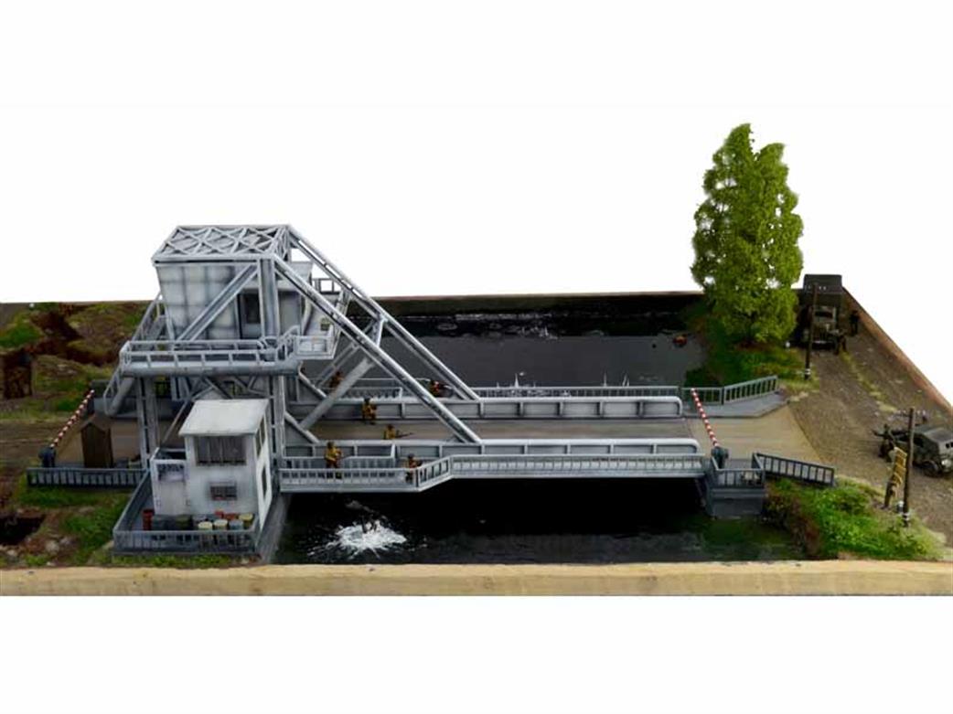 Italeri 6194 Bridge Side