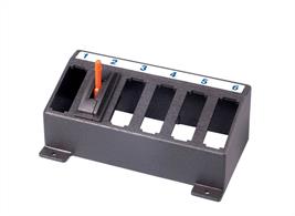 A six bay console to take PL-22, 23 or 26 switches. Suitable for use in banks.