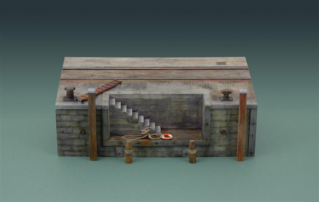 Italeri 1/35 5615 Dock with Stairs
