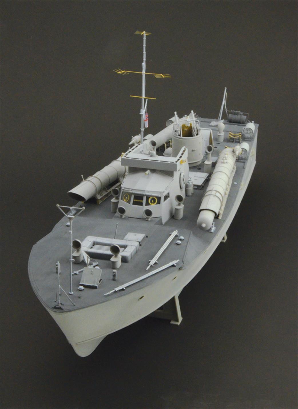 Italeri 1/35 5610 Vosper 72ft 6in MTB 77 Royal Navy WW2 Plastic Kit