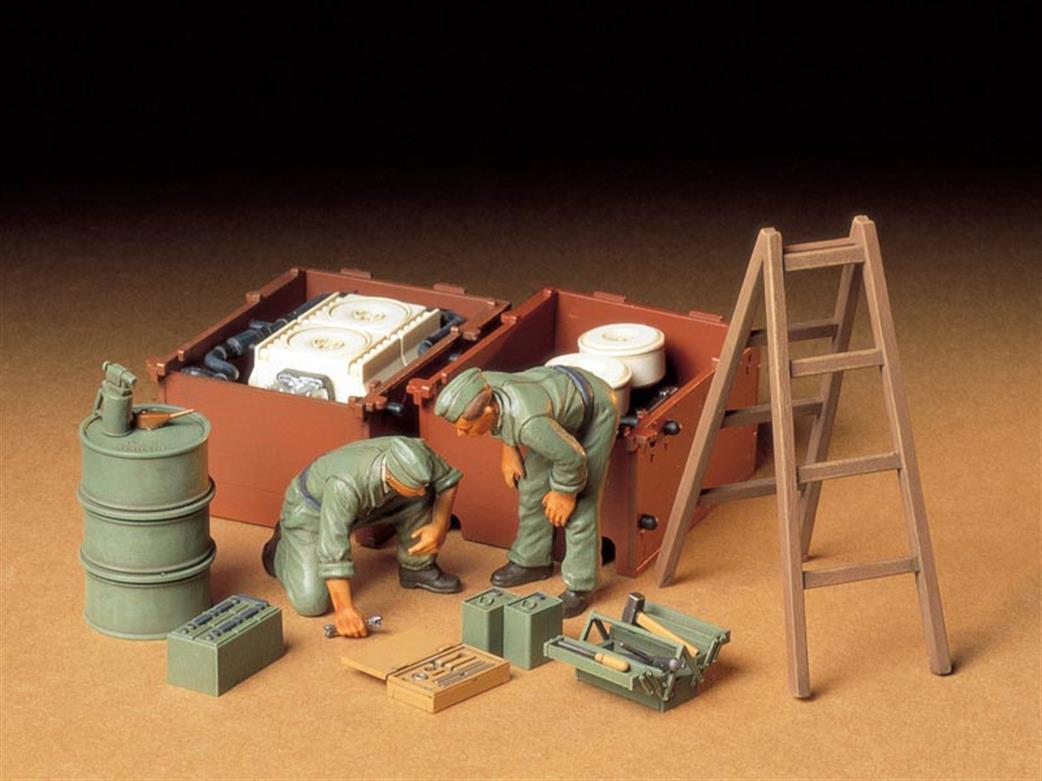 Tamiya 1/35 35180 German Tank Engine Maintenance Crew Set