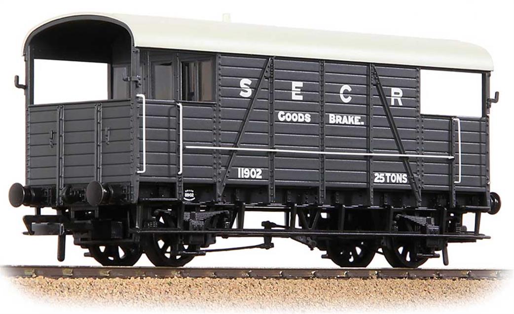 Bachmann OO 38-915 SE&CR 25-Ton Dance Hall Goods Train Brake Van SE&CR Grey