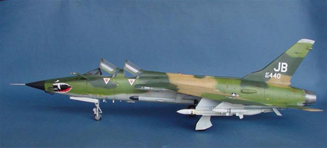 Trumpeter 1/32 02202 USAF F105G Wild Weasel