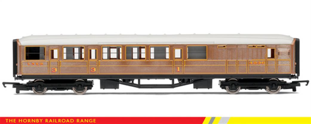 Hornby OO R4333 Railroad LNER Teak Brake Coach