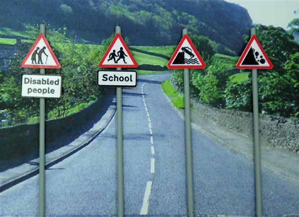 Ancorton Models N 956-84 Modern Roadside Warning Signs Pack 5