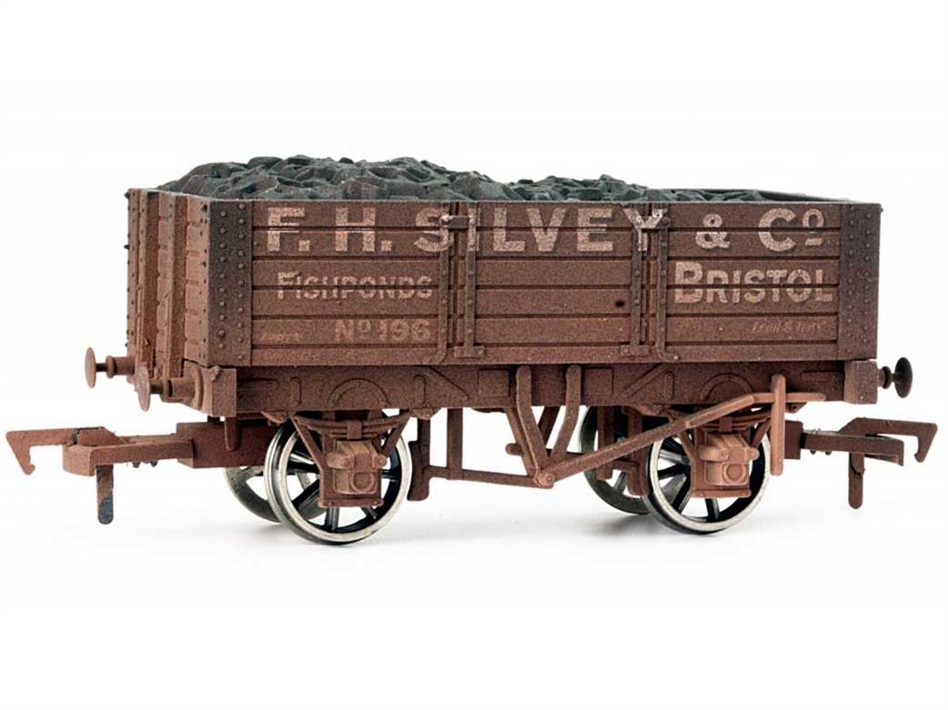 Dapol OO 4F-052-008 F. H. Silvey of Bristol 5 Plank Wagon 196 Weathered