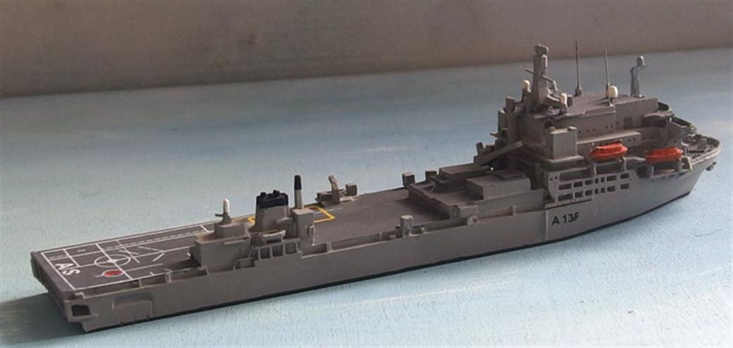 Albatros 1/1250 Alk314 RFA Argus Aviation Training Ship Waterline Ship Model