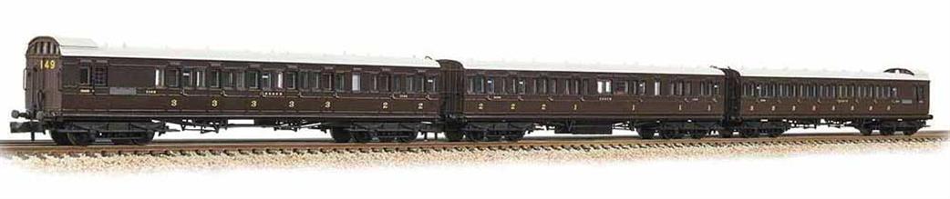 Graham Farish N 374-910 SECR Set of 3 Birdcage Stock Coaches SECR Wellington Brown