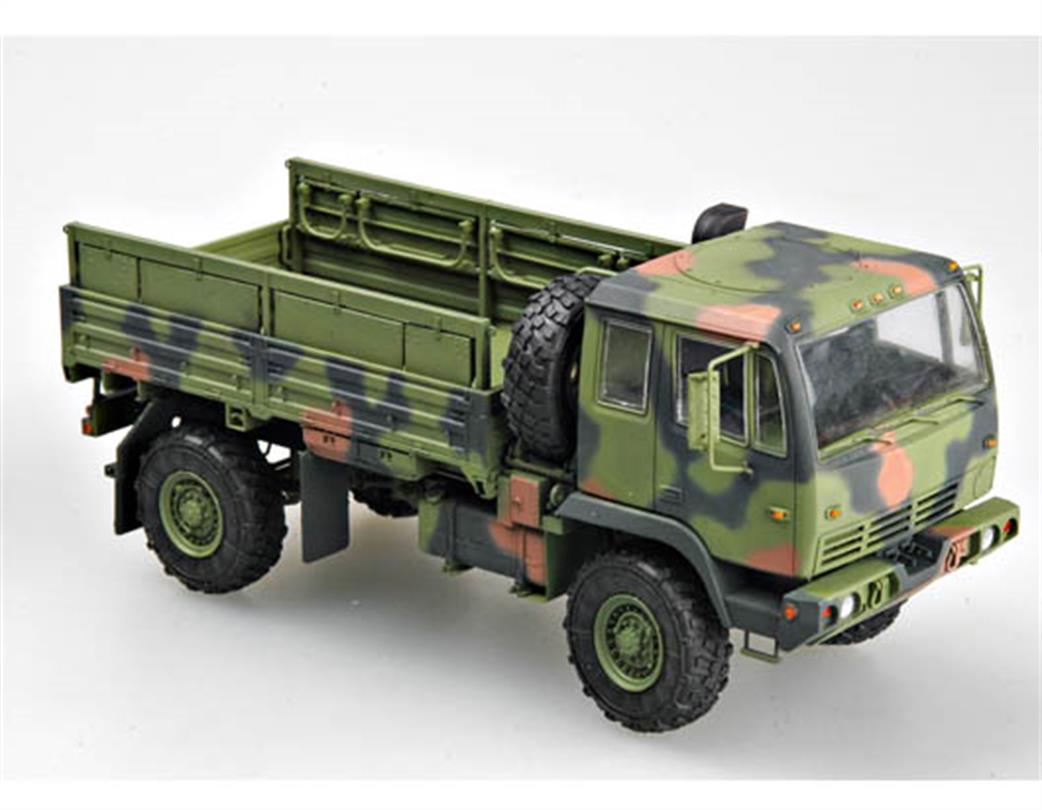 Trumpeter 1/35 01004 M1078 Light Medium Tactical Vehicle (LMTV) Cargo Truck