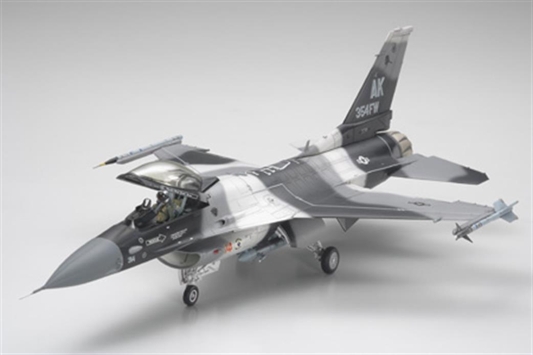 Tamiya 1/48 61106 Lockheed F-16C N Aggressor Fighting Falcon Aircraft Kit