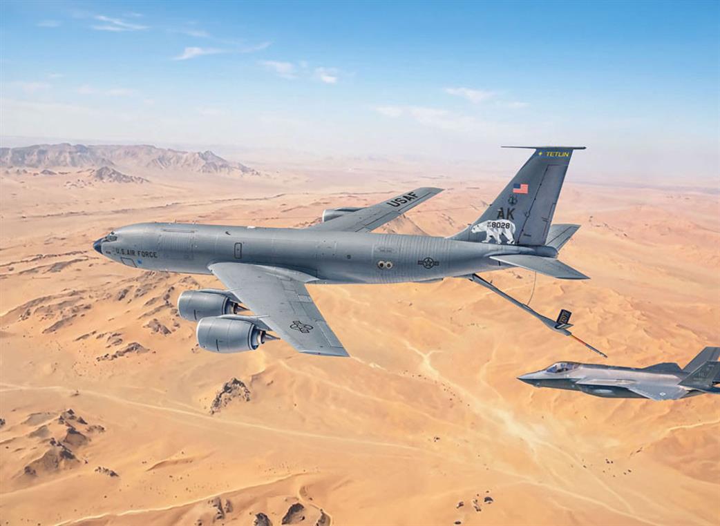 Italeri 1/72 91281 KC135 R/FR Stratotanker Inflight Refueling Aircraft Kit