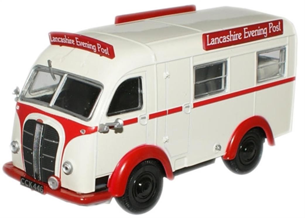 Oxford Diecast 1/76 76AK001 Austin K8 Threeway Van Lancashire Evening Post