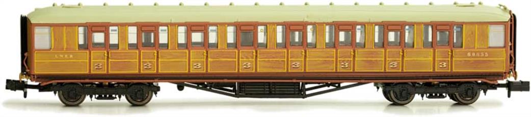 Dapol N 2P-011-013 LNER Gresley Third Class Coach 61628 Varnished Teak Livery