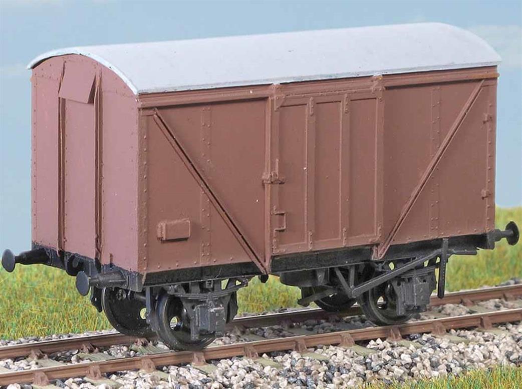 Parkside Kits OO PC06A LNER 12-Ton Goods Van Dia.195