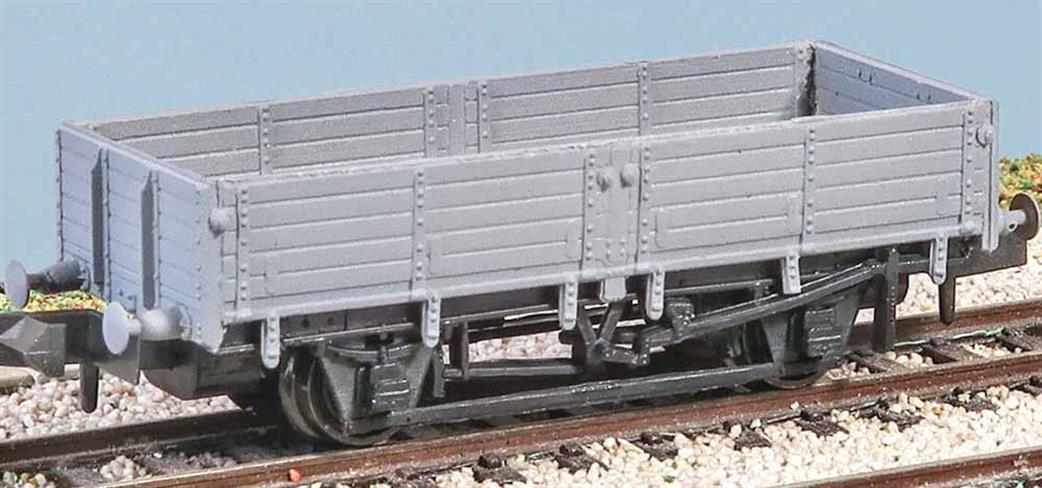 Peco N KNR-258 SR 20-ton Sleeper Wagon Kit from Parkside range