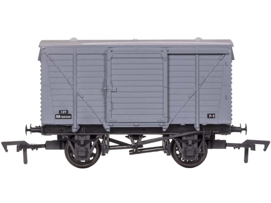 Dapol OO 4F-011-046 BR Ventilated Box Van LMS Type M183320