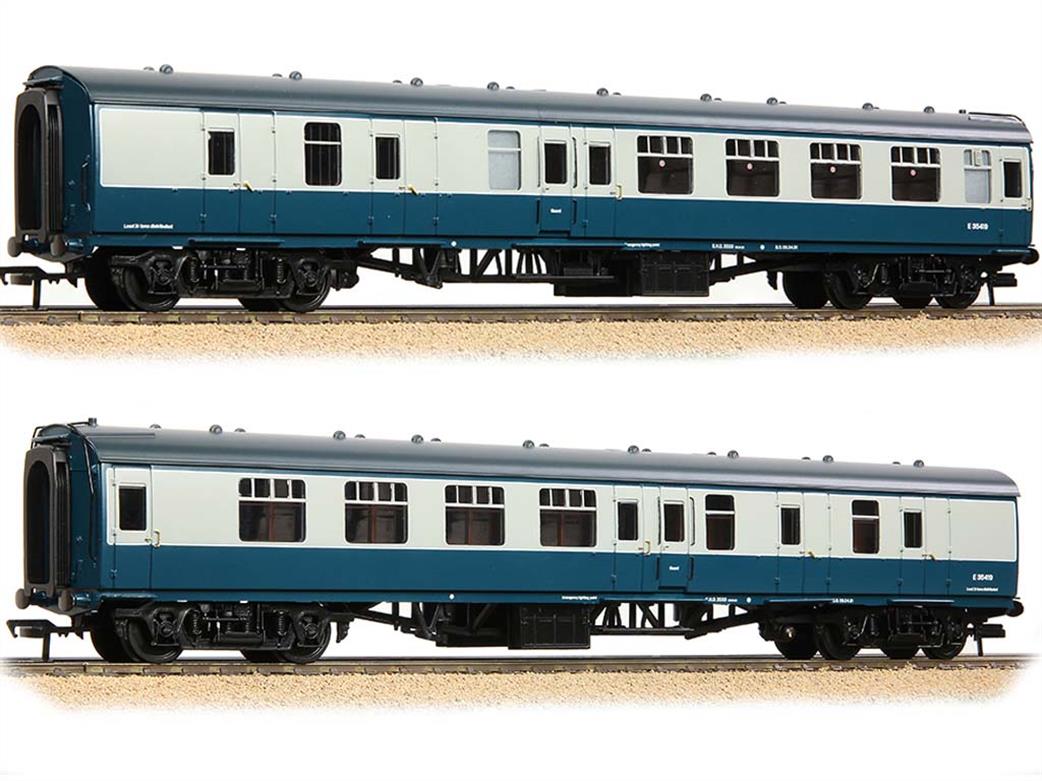 Bachmann OO 39-075EPF BR Mk1 BSK Brake Second Class Corridor Coach Blue & Grey with Passenger Figures