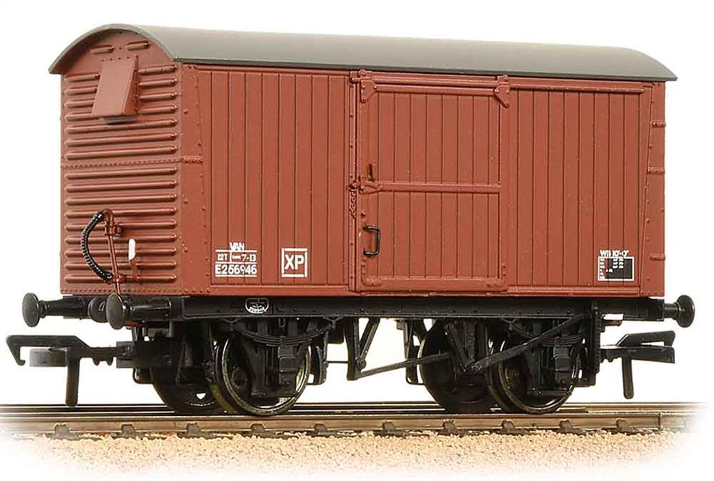 Bachmann OO 38-381A BR 12-Ton LNER Design Ventilated Van Bauxite Late