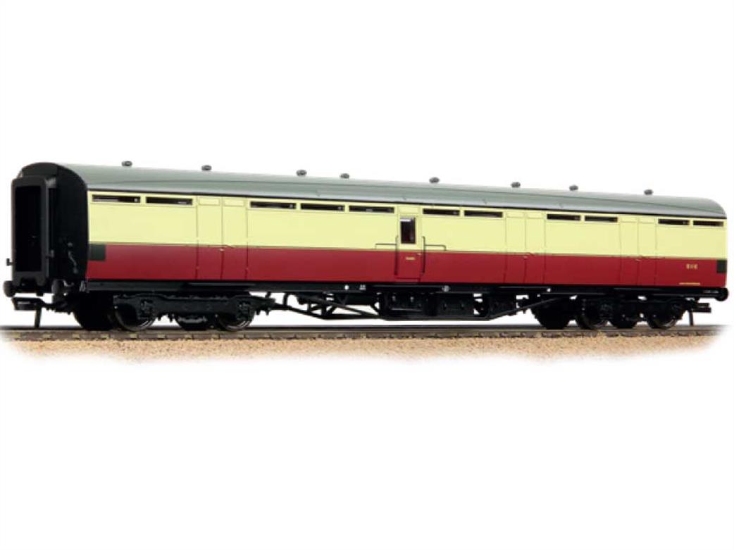 Bachmann OO 34-361 BR ex-LNER 63ft Thompson BG Full Brake E11E Crimson & Cream