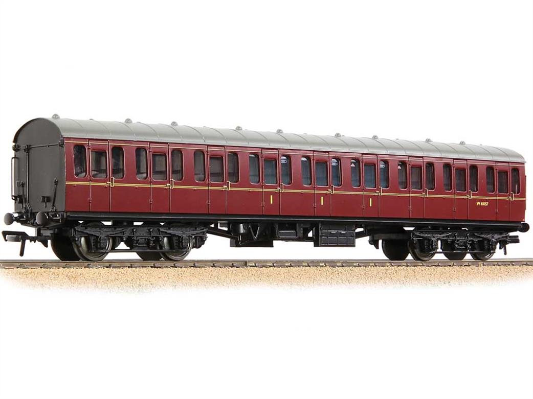 Bachmann OO 34-700D BR Mk1 57ft Suburban Composite First/Second Class Coach Lined Maroon