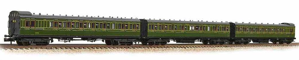 Graham Farish N 374-911 SR Set of 3 ex-SECR Birdcage Stock Coaches SR Oilve Green