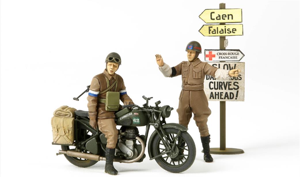 Tamiya 1/35 35316 BSA M20 Motorcycle with British Military Police