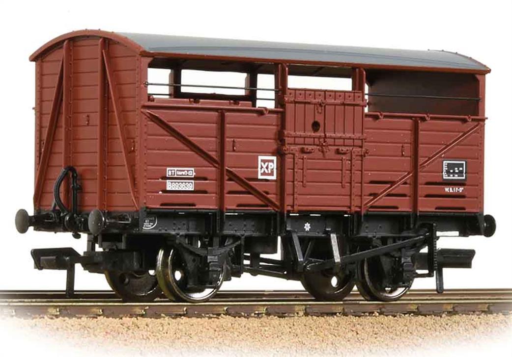 Bachmann OO 37-712D BR 8-Ton Cattle Wagon Bauxite Late