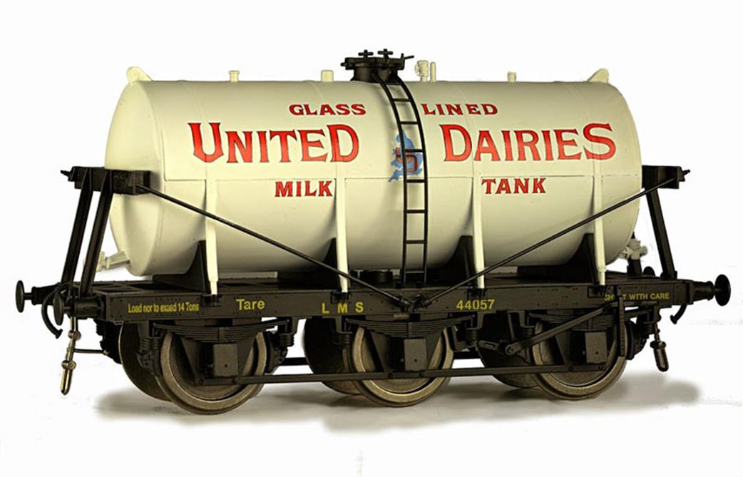 Dapol O Gauge 7F-031-010 United Dairies 6 Wheel Milk Tank 44018